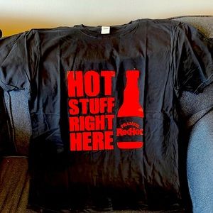 ☘️2/$15☘️BRAND NEW Franks Red Hot black tee